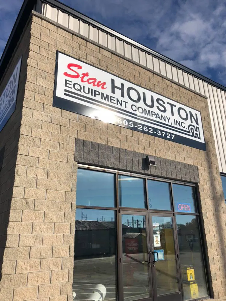 COMPANY Stan Houston Equipment Company, INC.